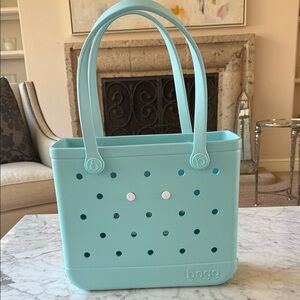 Bogg baby bag in robins egg blue NWT 15 x 12-3/4 x 5”